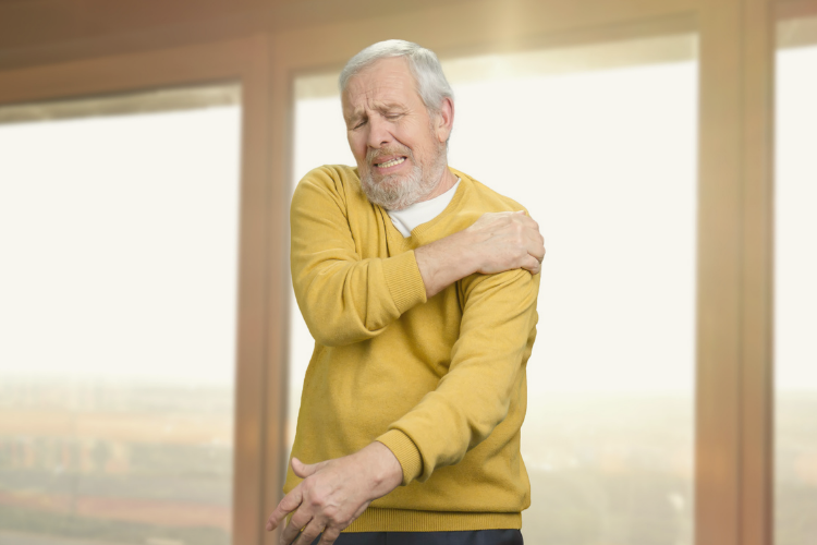 TSE-M9A1-shoulder-arthritis-causes-symptoms